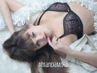 AmandaMiya
