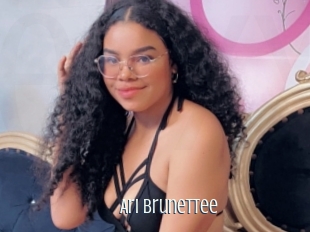 Ari_brunettee