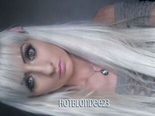 HotBlondee23