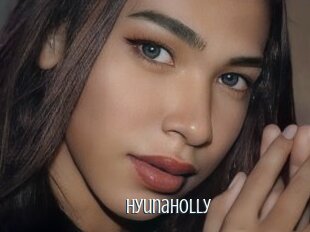 Hyunaholly