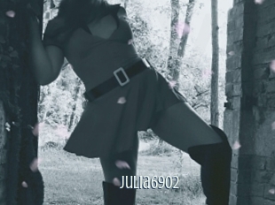 Julia6902
