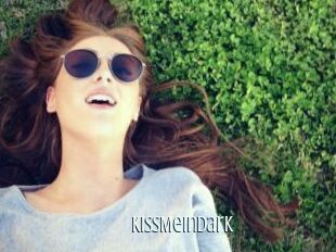 KissMeInDark