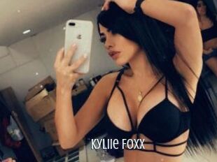 Kyliie_Foxx
