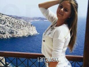 LarraMaxx