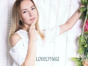 LovelyyMia