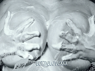 Lottielovexxx