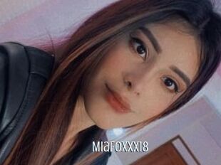 MiaFoxxx18