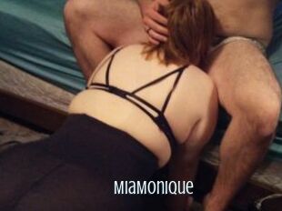 MiaMonique