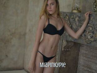 MiaPinkyPie