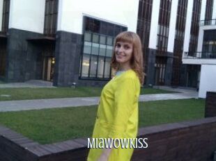 MiaWowKiss