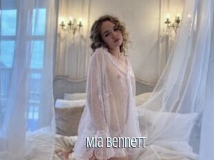 Mia_Bennett