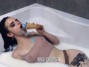 Mia_Davis_X