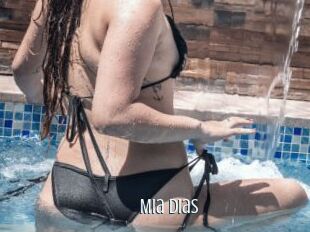 Mia_Dias