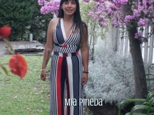 Mia_Pineda