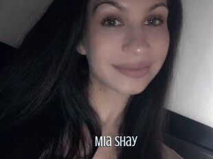 Mia_Shay