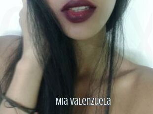 Mia_Valenzuela