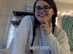 Miley_Lyons