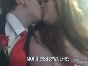 Mommybabywolfies