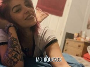 MoniqueXox