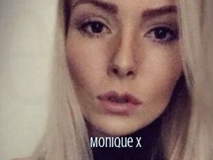 Monique_X