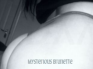 Mysterious_Brunette