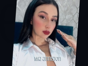 Mia_anniston