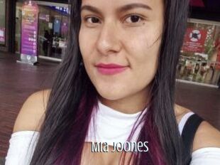 Mia_joones