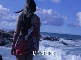 Mia_stone18