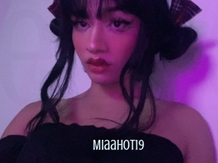 Miaahot19