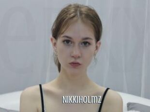NikkiHolmz