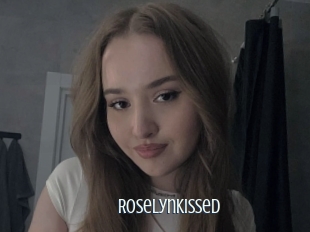 Roselynkissed