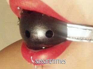 Sassandtitties