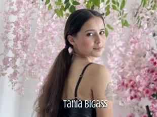 Tania_bigass