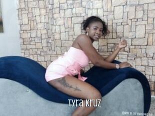 Tyra_kruz
