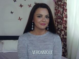 VERONNIQUE_